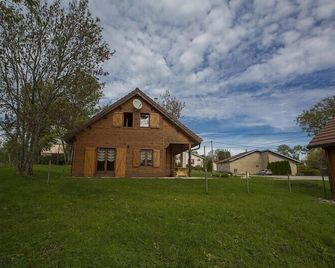 Lakes, Mountains, Hedgehog Waterfalls, - Le Francois - Bâtiment