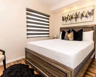 Gated Modern 1 Bdr Condo 5 mins from Int Airport - Arouca - Bedroom