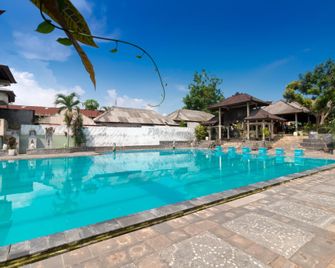Mahajaya Hotel - North Kuta - בריכה