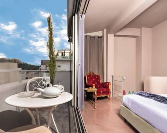 iFeel Athens - אתונה - מרפסת