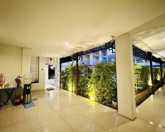 Inn Kham Apartment - Chiang Mai - Vestíbul