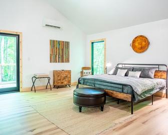 Outdoor Enthusiast's Dream Cabin Hiking & Rafting - Hot Springs - Bedroom