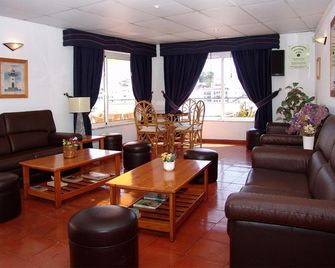 Regina Apartamentos - Albufeira - Sala de estar