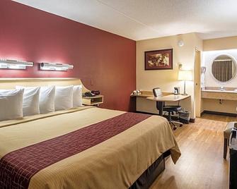 Red Oak Inn Detroit Metro Airport - Belleville - Бельвіль - Спальня