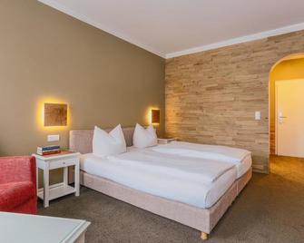 Hotel - Restaurant Erich Rödiger - Bad Staffelstein - Bedroom