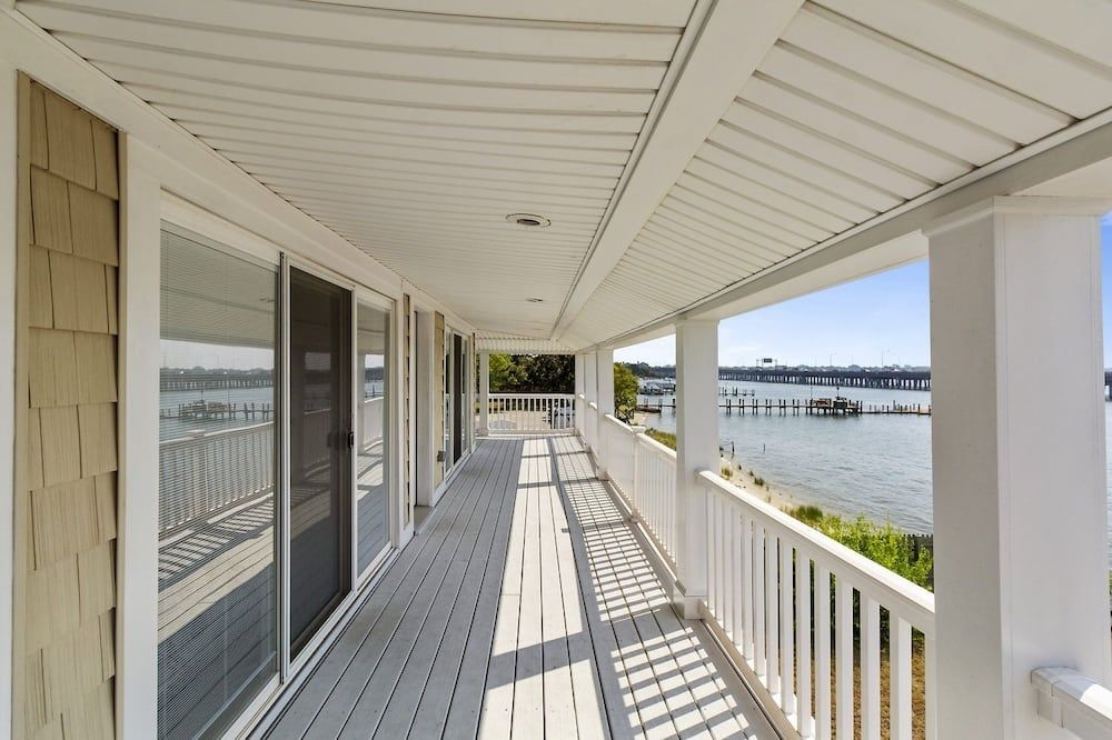 Water Front Delight On The Bay 3 Bedroom Home by RedAwning - נורפולק - מרפסת
