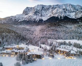 Schloss Elmau - Garmisch-Partenkirchen - Building