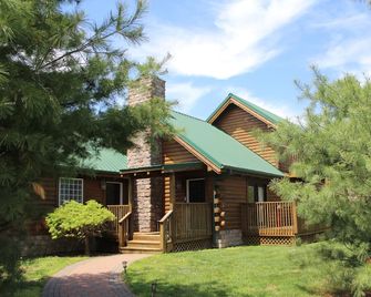 Lone Jack Cabin - Studio Suite - Lee’s Summit - Gebäude