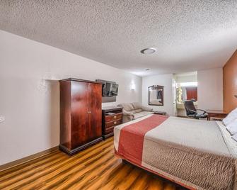 Hillcrest Inn & Suites Ozona - Ozona - Bedroom