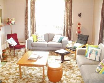 Arcadia Lodge - New Plymouth - Living room