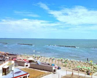Sea view, bright apartment in the center of Lido di Pomposa - Lido di Pomposa - Bãi biển