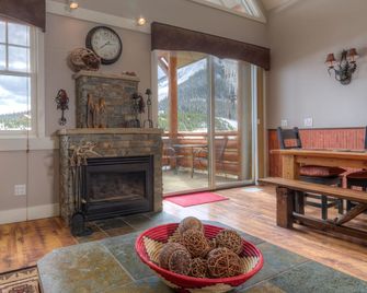 Ski-in/ski-out home in Moonlight Basin w/private hot tub - Saddle Ridge - Gambler Chalet - Big Sky - Obývací pokoj