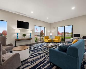 Comfort Suites Hudson I-94 - Hudson - Living room