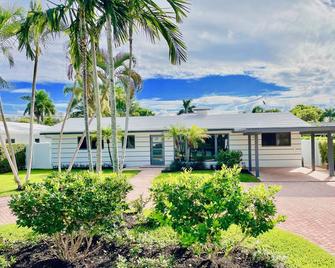 Walk To Beach Plus 40 Restaurants To Choose From - Lauderdale-by-the-Sea - Building