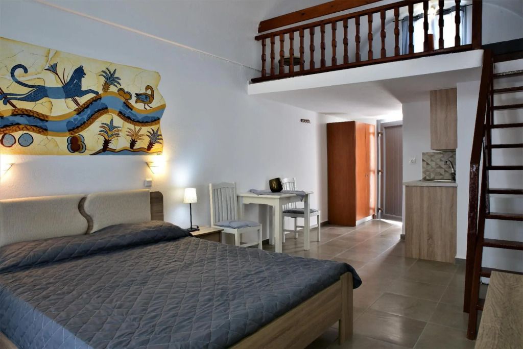 كافوروس هوتل