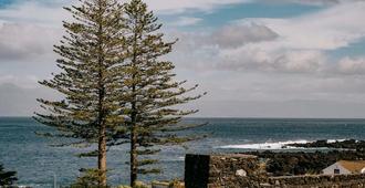 Azores Youth Hostels - Pico - São Roque do Pico - Beach