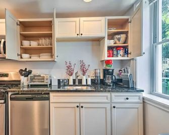 Central And Trendy Baltimore Townhome Pe - Baltimore - Cocina