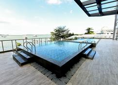 Lovina 7-Ae At One Residence (Beside Harris Hotel) - Batam - Pool