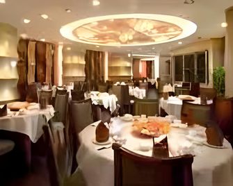 Function Inn - Lucknow - Restaurant