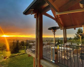 Bella Collina Bed & Breakfast - Amity - Balcón