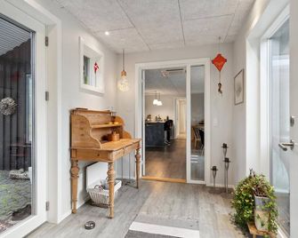 4 Bedroom Cozy Home In Skjern - Skjern