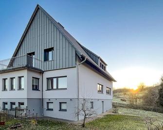 Charming apartment in Neroth on the Eifelsteig - Neroth - Building