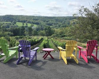 Bear River Vineyards - Bear River - Patio