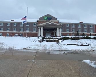 Holiday Inn Express & Suites Sparta By IHG - Sparta - Edificio