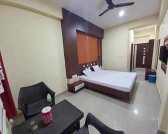 Hotel Shree Hari - Deoghar - Спальня