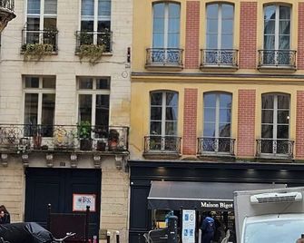 Studette Rémilly à Versailles - Versailles - Building