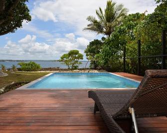 Gorgeous seaside bungalow (max 11 night stay preferred) - Port Vila - Piscina