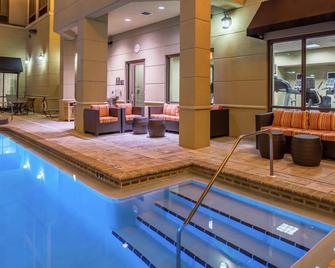 Homewood Suites by Hilton Jacksonville Downtown-Southbank - Jacksonville - Piscina