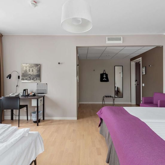 Best Western Plus Park Airport Hotel image 1