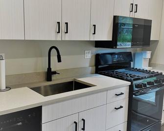 Outlaw Inn Unit 3. Modern, Newly Remodeled Unit, Steps From Main Street! - Ouray