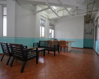 OYO 1844 Bravo Residence - Пангкалпінанг - Лоббі