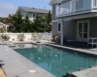 Stone Harbor, Gorgeous 4th from Beach 5 B/R Home.Oversized Pool, Spa & Golfcart. - Stone Harbor - Pool