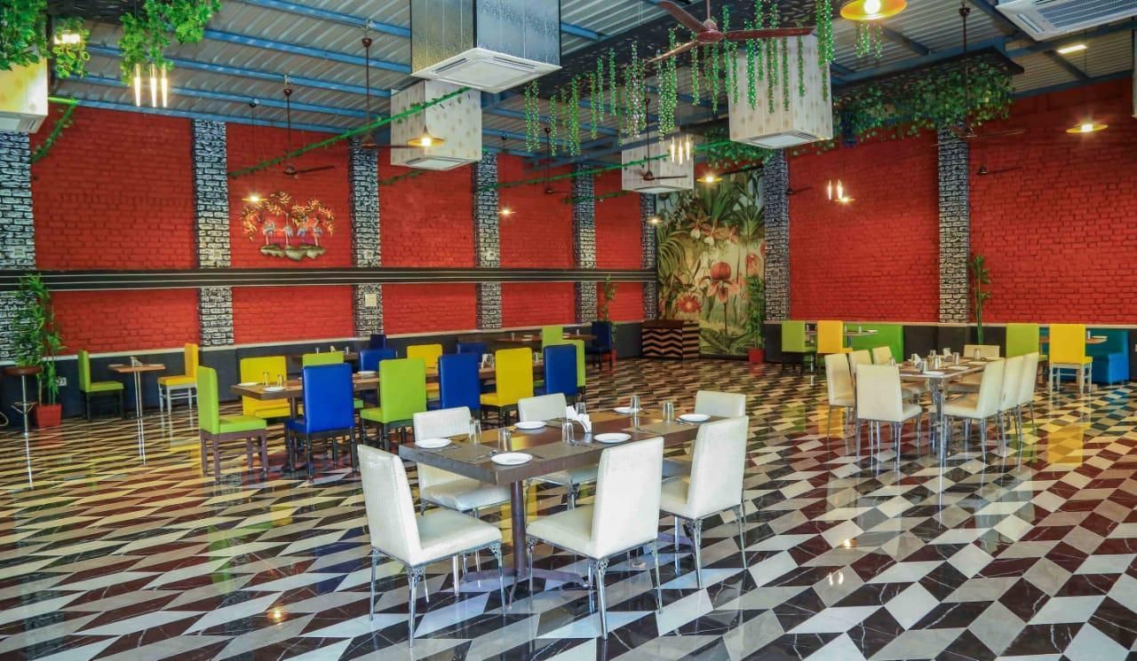 Oriental Palace Resort - אודאיפור - מסעדה