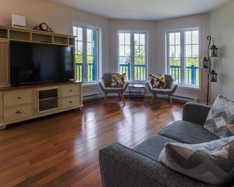 À L'abri du Loup Inc - L'albatros aux Côté de la Montagne Val Saint-côme ! - Saint-Côme - Living room