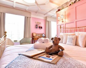 The Beach House - Lymington - Schlafzimmer