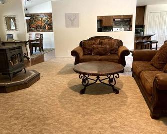 The Creek House in the heart of gold country - Brownsville - Sala de estar