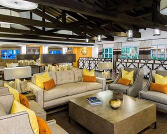 Serene Room w/ 1920s-inspired Décor - 53 Hot Tubs and Spa Access - La Quinta - Salónek