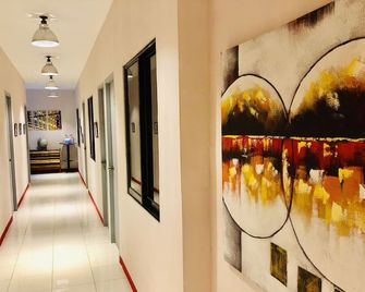 Hometown Hotel - Lacson Bacolod - Bacolod - Flur