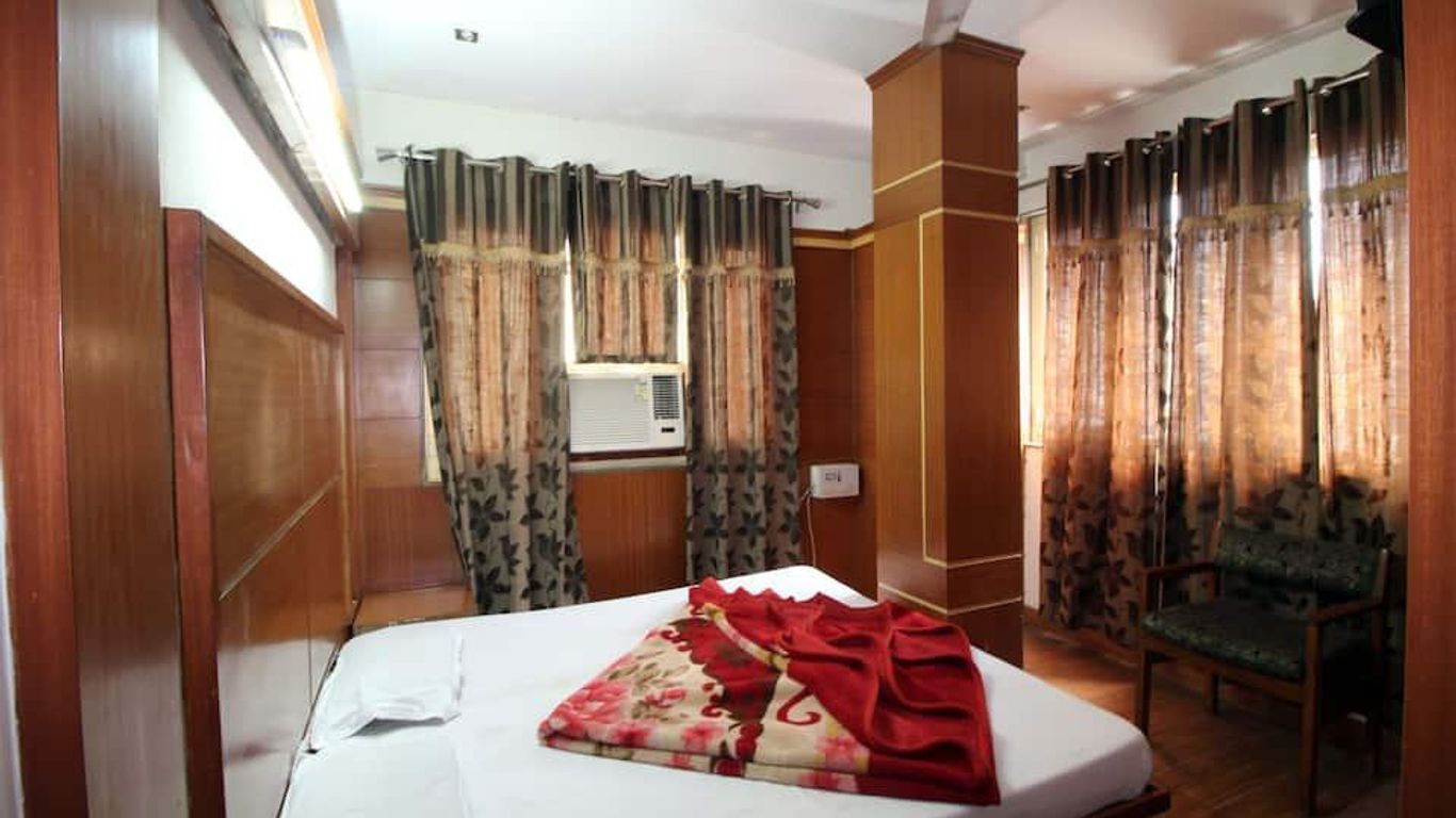 White House Tourist Lodge