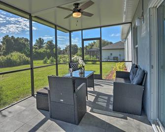 Sunny Abode Less Than 1 Mi to Peace River Preserve! - Port Charlotte - Patio