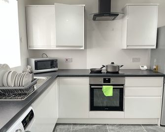 Moor View Professional Let - Durham - Kitchen