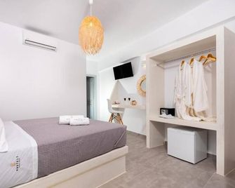 Kasteli Luxury Rooms - Perissa