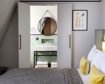 Hotel Le 37 Bis - Neuilly-sur-Seine - Balcony