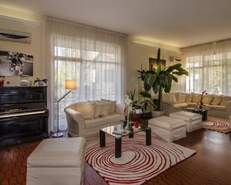 Hotel Gabrini - Marina di Massa - Living room