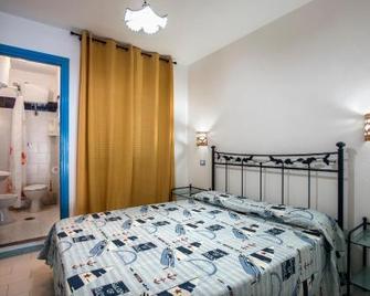 Appartamenti Maga Circe - Ponza - Habitación
