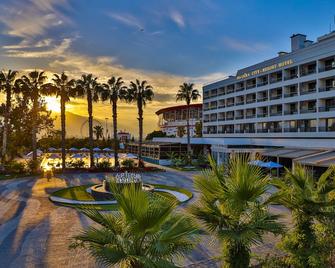 Nashira City Resort Hotel - אנטליה - בניין